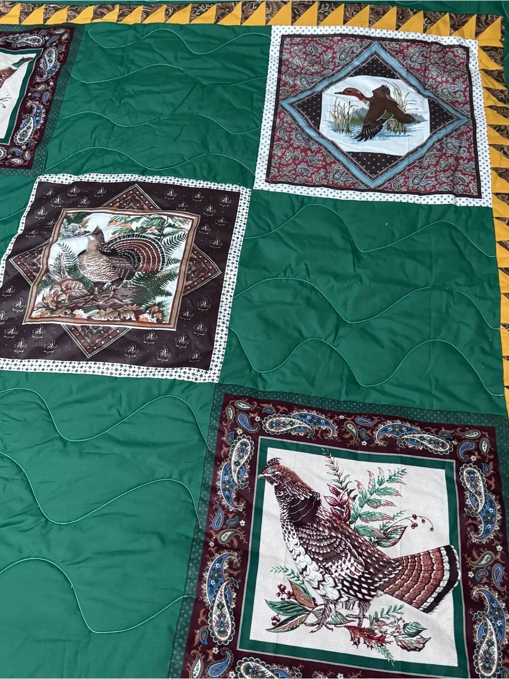 Green Patchwork Fowl bird Quilt with Yellow Accent Border‎ - handmade
